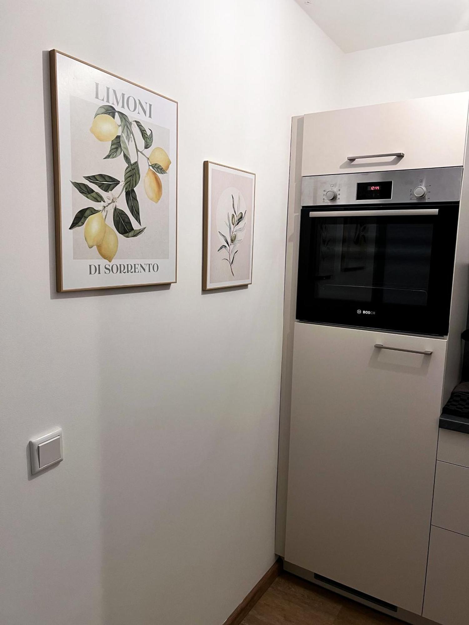 Zentrale Wohlfuehloase Mit Parkplatz Apartman Osnabrück Kültér fotó