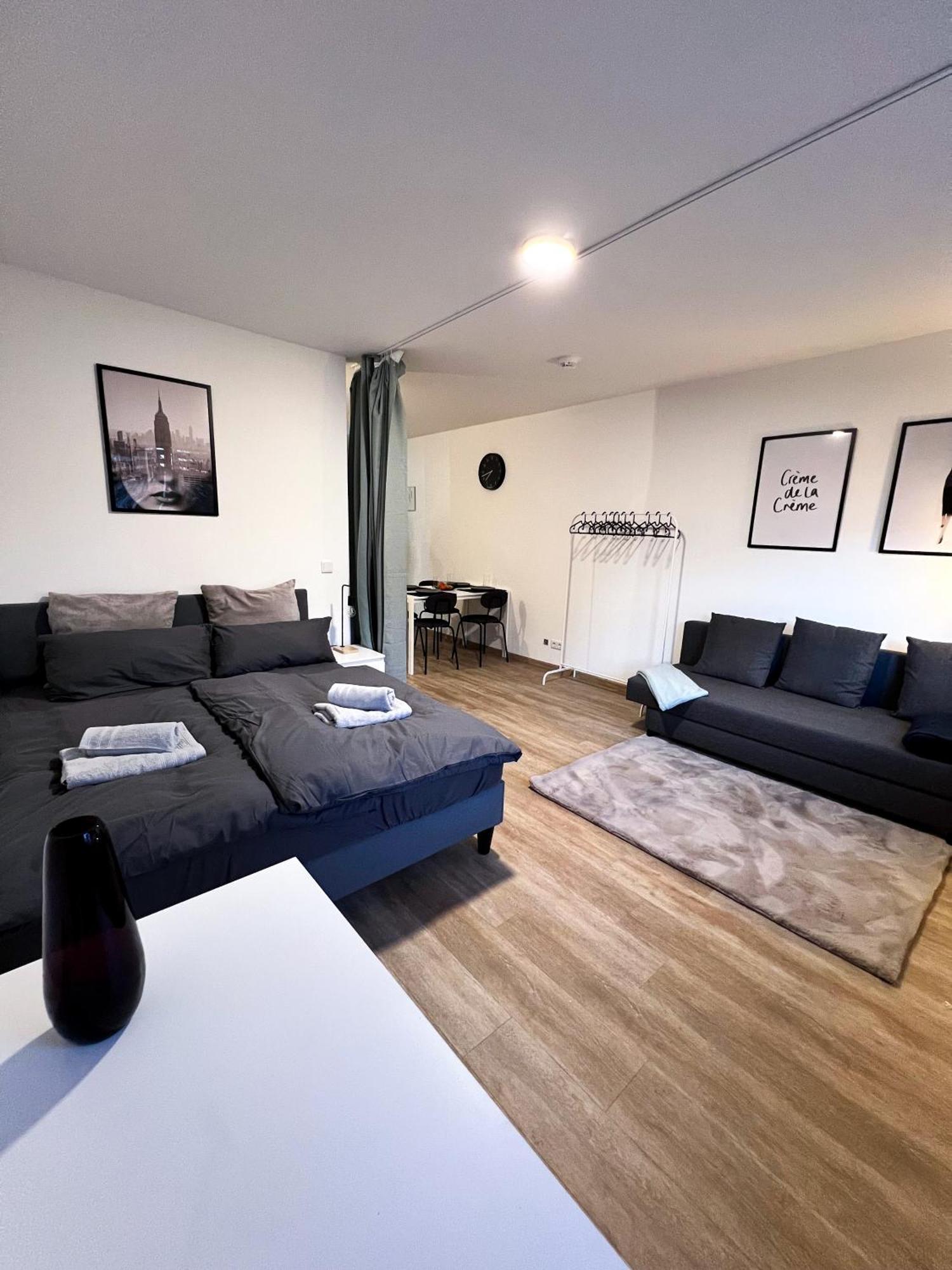 Zentrale Wohlfuehloase Mit Parkplatz Apartman Osnabrück Kültér fotó