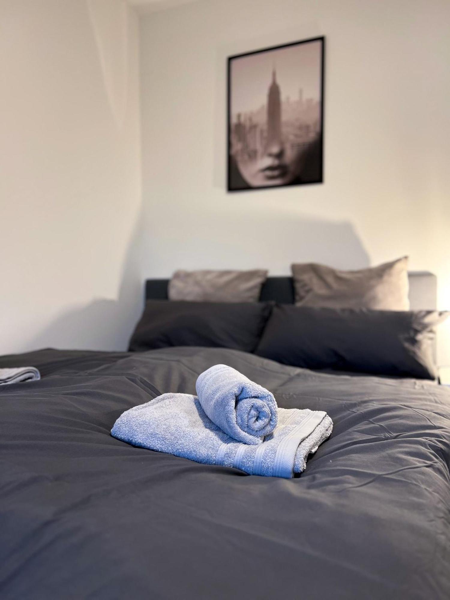 Zentrale Wohlfuehloase Mit Parkplatz Apartman Osnabrück Kültér fotó